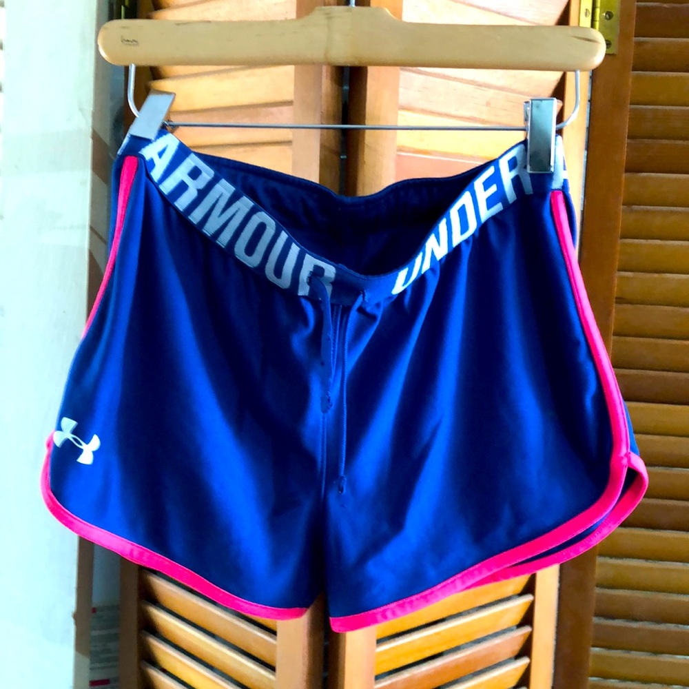 Under Armour childrens YLG heat gear shorts